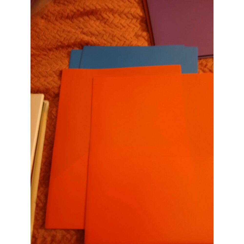 Lot of 15 Pen+Gear Plastic Pocket Folders 3 Prong Holes Assorted Colors New
